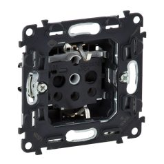  Legrand 753024 Inmatic 2P+F csatlakozó aljzat csavaros, gyerekvédelem