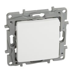   Legrand 764501 Niloé kapcsoló betét 106 + fedél fehér, körömmel