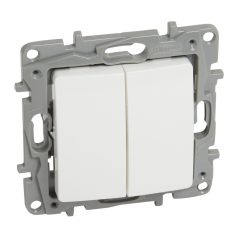   Legrand 764506 Niloé kapcsoló betét 105 + fedél fehér, körömmel