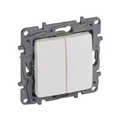   Legrand 764508 Niloé kettős váltóérintkezős nyomó fehér körömmel