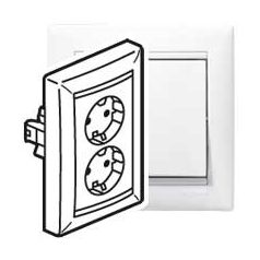 Legrand 774400 VALENA dugalj 2x2P+F fehér, komplett