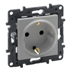   Legrand 863321 Niloé Step 2P+F csatlakozóaljzat (csavaros), alumínium